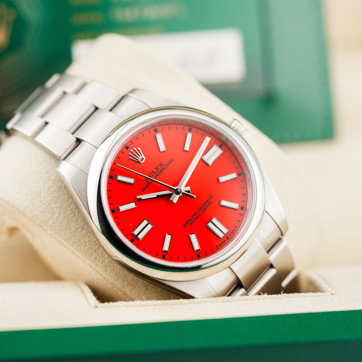 Rolex Oyster Perpetual 41 Ref. 124300 Coral Red